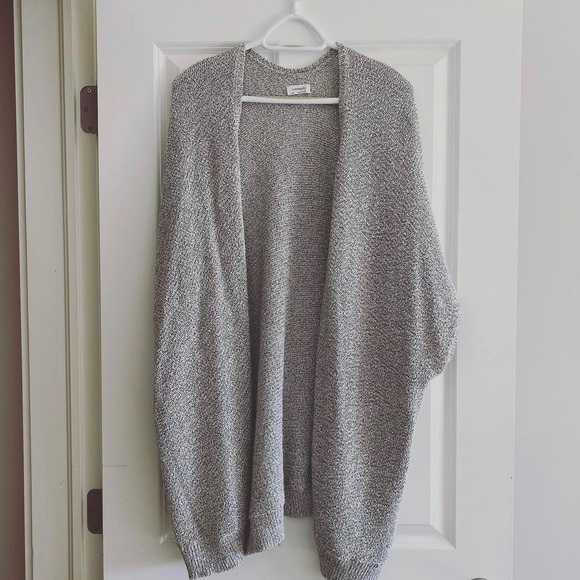 Aritzia Community Ionic Cape/Kimono grey - Picture 4 of 4